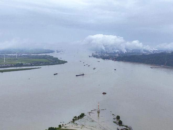 长江水位持续上涨，原因、影响及应对策略